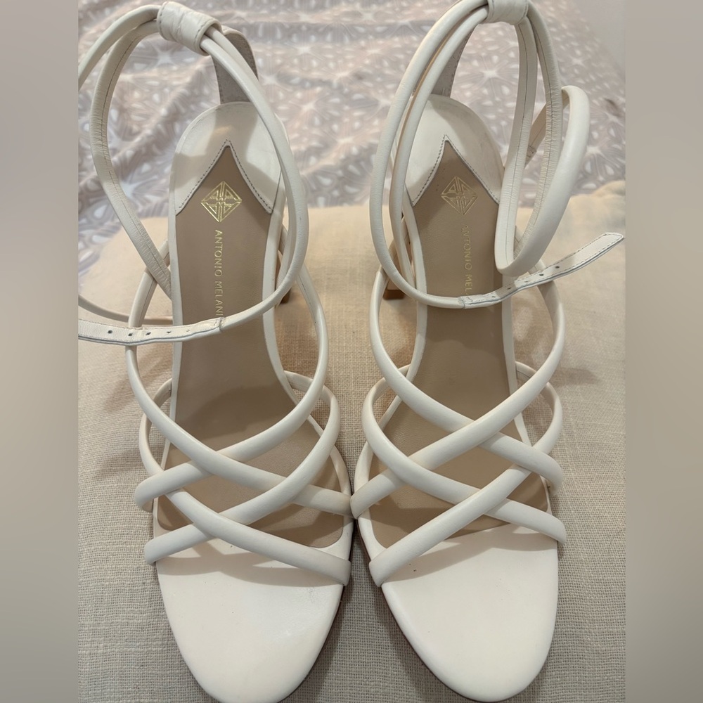 ANTONIO MELANI Cream Strappy Crisscross Heeled Sandals